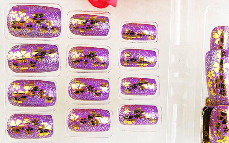 What are the ways of nail art?